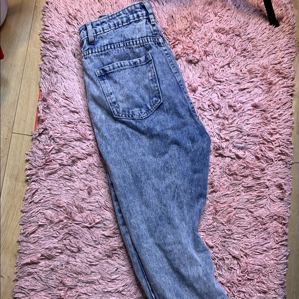 MISSGUIDED BAGGY RIPPED JEANS - Picture 3 of 4